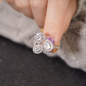 Anello Aperto Geometrico Regolabile a Goccia e Quadrato per Donna, Gioiello da Dito alla Moda - Product Image 4