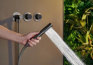 Стайный латунный настенный смеситель для душа с мягким рисунком - Product Image 2