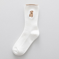 Automne et hiver Vintage chaussettes en coton brodé femmes chaussettes en coton peigné ours