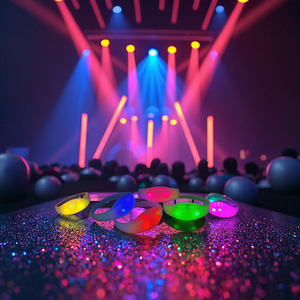 Pulsera LED Inalámbrica con Control Remoto DMX, Luz Intermitente para Eventos, Personalizable, Iluminada - Product Image 1