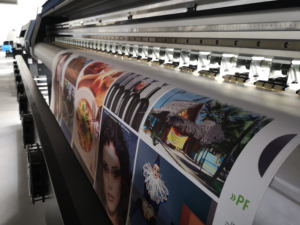 Plotter Digital de 3.2m/2.5 con Cabezales de Impresión Xp600.i3200, Impresión de Pancartas Flexibles con Tinta <span class=keywords><strong>Eco</strong></span> Solvente para Interiores y Exteriores - Product Image 5