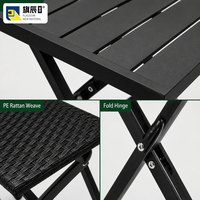 Ensemble bistrot pliant 3 pièces, table en métal noir, 2 chaises avec assise en rotin tressé, meubles de patio peu encombrants