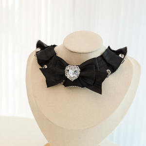 <span class=keywords><strong>Collar</strong></span> de lujo de poliéster para mascotas, toalla para la saliva de gatos y perros pequeños, con encaje, pedrería, lazo y estampado de amor, en blanco y negro, para todas las estaciones. - Product Image 4