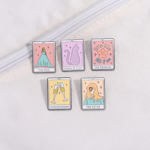 Cartoon <span class=keywords><strong>Tarot</strong></span> Serie Metall Brosche Pin-Stilvolle Anstecknadel für Kleidung und Accessoires - Product Image 1