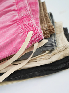 Shorts décontractés en coton épais 260 g/m², effet délavé, vieilli, style rétro américain, coupe ample, avec logo personnalisé - Product Image 4