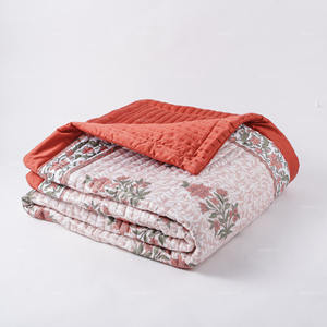 Juego de Ropa de Cama de Algodón Satinado de Gran Tamaño Hecho a Medida, Suave al Tacto, con Estampado Floral de Lujo, Borde Superpuesto con Rayas - Product Image 6