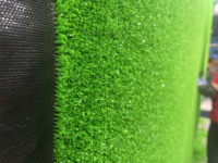 Mini tapis d'herbe artificielle en plastique de 10 mm - Gazon écologique, durable et léger pour anniversaires, expositions, maternelles et terrains de football