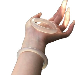 Bracelet en Agate Champagne-Gold de Haute Clarté Couleur Naturelle AAA, Calcedoine Clair de Lune Style Pastoral, Couleur Naturelle qui Sublime le Bracelet - Product Image 1
