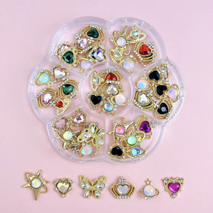 50 Piezas al por Mayor, Accesorios para Uñas DIY, 7 Compartimentos, Dijes de Metal con Forma de Corazón, Corona y Estrella 3D, con Circonitas y Pedrería - Product Image 4