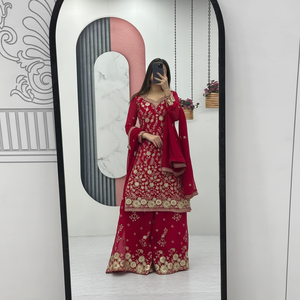 Designer pakistanais rouge et vert entièrement prêt à l'emploi Salwar Kameez 3 pièces Kurta Sharara ensemble pour fête, ensemble brodé - Product Image 1