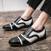Herren-Schnürschuhe mit Zehenkappe in Zweifarbigem Blockdesign aus Geschnitztem Leder, Höhenerhöhend, Rutschfest, Atmungsaktiv, Verschleißfest, für Büro, Karriere und Hochzeit