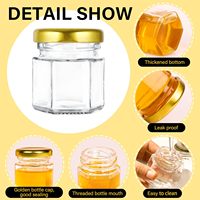 Mini pots à miel en verre, 50 pièces, hexagonaux, avec cuillère en bois, pendentifs abeilles, couvercles à vis, capacité 45 ml, pour mariage et fête