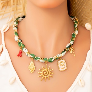 Collier haut de gamme en acier inoxydable avec pendentif, accessoire tendance au style frais et délicat, idéal pour les cadeaux - Product Image 1