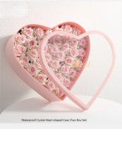 Boîte d'emballage vide en forme de cœur transparente avec fenêtre, grande couverture en forme de cœur avec deux fleurs et fruits, boîte à roses