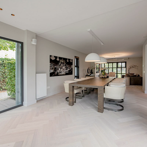 ไม้เนื้อแข็งวิศวกรรม<span class=keywords><strong>พื้น</strong></span>ไม้โอ๊คกันน้ำ12มม. 14มม. 15มม. สีขาวก้างปลาห้องครัววิลล่าที่ทันสมัย - Product Image 4