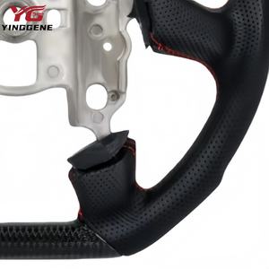 Volant en fibre de carbone pour Chevrolet CHEVROLET <span class=keywords><strong>Corvette</strong></span> C6 4 branches 2005 Cuir perforé Volant de course en forme de D - Product Image 6