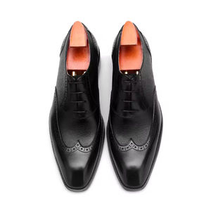Chaussures Richelieu pour Hommes en Cuir Véritable de Luxe, Artisanales, à Trois Coutures, Style Business Décontracté, Gravées, de Haute Qualité - Product Image 1