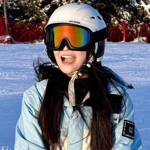 Gafas de esquí antivaho con lentes de PC para deportes de nieve al aire libre, ajuste universal para todos los géneros - Product Image 3