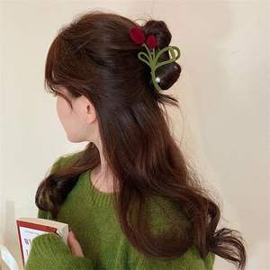 Pinza de Pelo con Flor de Terciopelo Rojo para Otoño e Invierno, Accesorios para el Cabello Diarios para Mujer, Temperamento Dulce, Pinza de Pelo Grande con Flor de Peluche - Product Image 4