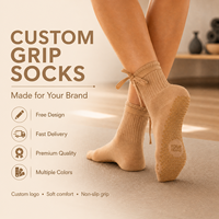 Chaussettes de yoga en coton mi-mollet personnalisables à faible MOQ avec logo, respirantes, absorbant la transpiration, pour fitness, ballet, antidérapantes, pour femmes, avec lanières, pour Pilates