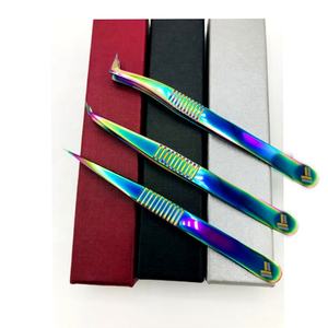 Pinzas de pestañas de acero inoxidable con logotipo personalizado, agarre fuerte, pinzas de extensión de color arcoíris, acero sostenible puntiagudo privado - Product Image 1