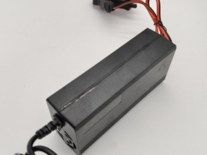 <span class=keywords><strong>Chargeur</strong></span> intelligent 12V 10A LiFePO4 14.6V <span class=keywords><strong>pour</strong></span> <span class=keywords><strong>vélo</strong></span> <span class=keywords><strong>électrique</strong></span>, trottinette et voiturette de golf – Vente en gros usine - Product Image 4