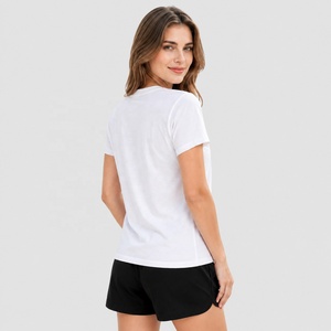 <span class=keywords><strong>T</strong></span>-<span class=keywords><strong>shirt</strong></span> <span class=keywords><strong>blanc</strong></span> femme en coton grandes tailles avec imprimé cœur graphique - Product Image 5
