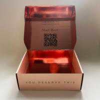 Caja de Embalaje de Cartón Corrugado Negro de Alta Gama Ecológica y Duradera con Estampado Holográfico y Laminado Mate
