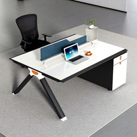 Ensemble de poste de travail de bureau moderne pour 4 personnes, bureau en A avec écran de confidentialité et armoires de rangement mobiles sur pied