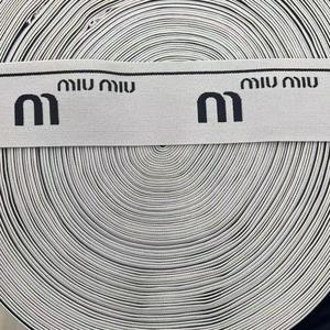 สายรัดเสื้อชั้นในกีฬาลายทางแบบแจ็คการ์ดสั่งทำพิเศษ พร้อมแถบยางยืดความทนทานสูง และแถบเอวแบบลายก้างปลาสำหรับกระเป๋า - Product Image 1