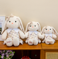 Adorable Lapin en Peluche à Longues Oreilles avec Nœud, Motif Robe Florale – Cadeaux de Bienvenue et Articles Promotionnels pour Salons Professionnels