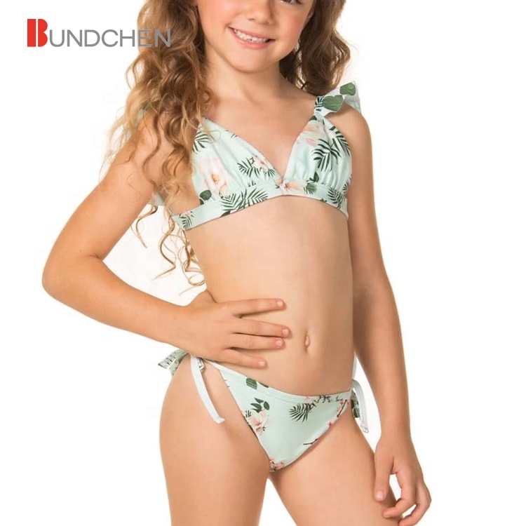 ragazzine in costume da bagno