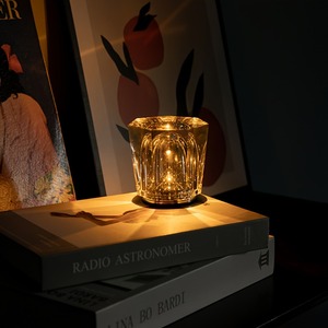 Nouvelle Lampe de Table LED Rechargeable en Cristal Créative Effet Diamant, Lampe d'Ambiance pour Bar, Chambre et Chevet - Product Image 4