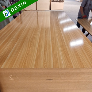 Tablero <span class=keywords><strong>MDF</strong></span> con cara de <span class=keywords><strong>melamina</strong></span> de color sólido o grano de madera Precio competitivo para tableros de fibra Categoría de producto - Product Image 3