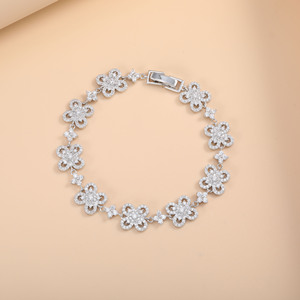 Floral Four Leaf <b>Clover</b> <b>Bracelet</b> Micro Set Zircon Elegant Design For Women Party Jewelry - Product Image 3
