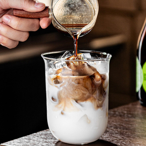 Vente en gros de tasses à café en <span class=keywords><strong>verre</strong></span> <span class=keywords><strong>transparent</strong></span> de style INS, à large ouverture, rayées, pour café, thé aux fruits, latte, pour café, bar, vaisselle - Product Image 3