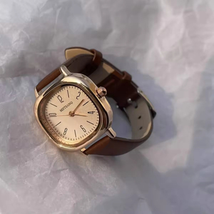Square <b>watch</b> with an ins-style college vibe, niche design, high-end and understated luxury. - Product Image 1