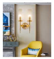 Lampe murale en verre LED en fer moderne nordique, simple et luxueuse, pour salon ou chambre à coucher, éclairage créatif de chevet