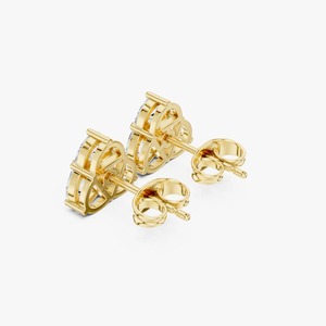 Boucles d'oreilles clous en diamant à trois pierres de qualité supérieure, design élégant, éclat brillant, pour femmes, idéales pour les soirées, disponibles au meilleur prix. - Product Image 4