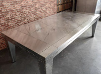Ensemble table et chaises de salle à manger Aviator, style rétro industriel en aluminium, pour la maison et l'hôtellerie