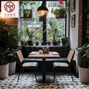 Juego de muebles de mesa y silla de sofá para restaurante comercial de cafetería De cuero curvo de madera maciza cuadrada de terciopelo rojo de lujo - Product Image 2
