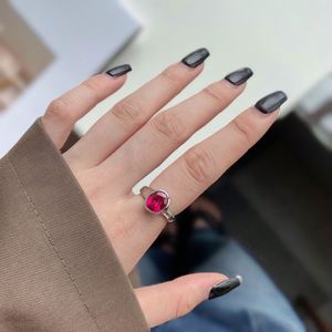 Anillo Solitario de Plata de Ley Chapado en Oro de 18K con Rodio de la Colección Minimalista Dylam, Elementos Infinitos, Zirconia de 2ct Grado 5A - Product Image 2