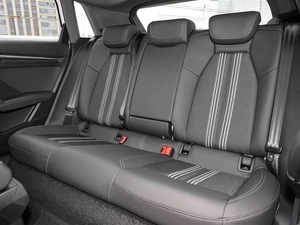 Audi <span class=keywords><strong>A3</strong></span> <span class=keywords><strong>Sportback</strong></span> 35TFSI 2022 2023 2024 de <span class=keywords><strong>Segunda</strong></span> <span class=keywords><strong>Mano</strong></span>, Deportivo, 1.4T, Bajo Kilometraje, Sedán Compacto de Lujo, Venta al Por Mayor para Exportación - Product Image 4