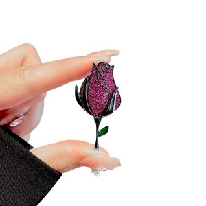 Broche de Aleación de Lujo Ligero con Diamantes de Imitación en Forma de Rosa Negra para Mujer, Joyería Versátil para el Uso Diario, Flor para el Pecho - Product Image 6