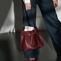 Nouveau Sac en Cuir Véritable 2026 – Simplicité Urbaine, Grande Capacité, Sac à Main en Cuir de Vachette, Sac Seau Portable de Luxe Décontracté pour Femme