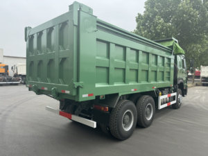Prix d'usine Sinotruk HOWO 6x4 camion à <span class=keywords><strong>benne</strong></span> basculante avant 18m3 camion à <span class=keywords><strong>benne</strong></span> basculante 30T camion à <span class=keywords><strong>benne</strong></span> basculante pour l'Afrique - Product Image 4