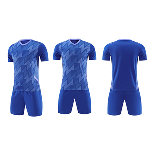 Vente directe d'usine LAYENNE, ensemble de maillots de football pour hommes confortables, logo personnalisé, séchage rapide, uniforme de football en gros pour équipe et club - Product Image 3