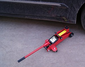 Chariot <span class=keywords><strong>hydraulique</strong></span> horizontal <span class=keywords><strong>2T</strong></span> <span class=keywords><strong>cric</strong></span> de sol équipement de levage de voiture <span class=keywords><strong>Kit</strong></span> d'outils de <span class=keywords><strong>réparation</strong></span> de remplacement de pneu de voiture Portable - Product Image 6