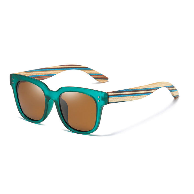 สีน้ำตาล