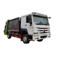 Camion compacteur d'ordures manuel Sinotruk Euro 3 Weichai 190 HP 4x2 moteur de climatiseur camion de collecte des ordures à vendre